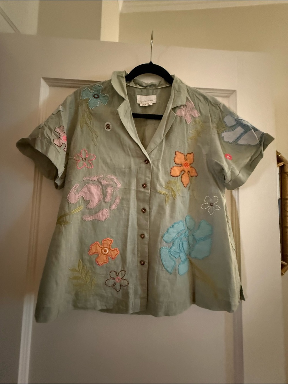 Maeve Embroidered Floral Short Sleeve Button-Up Shirt - Sage Green